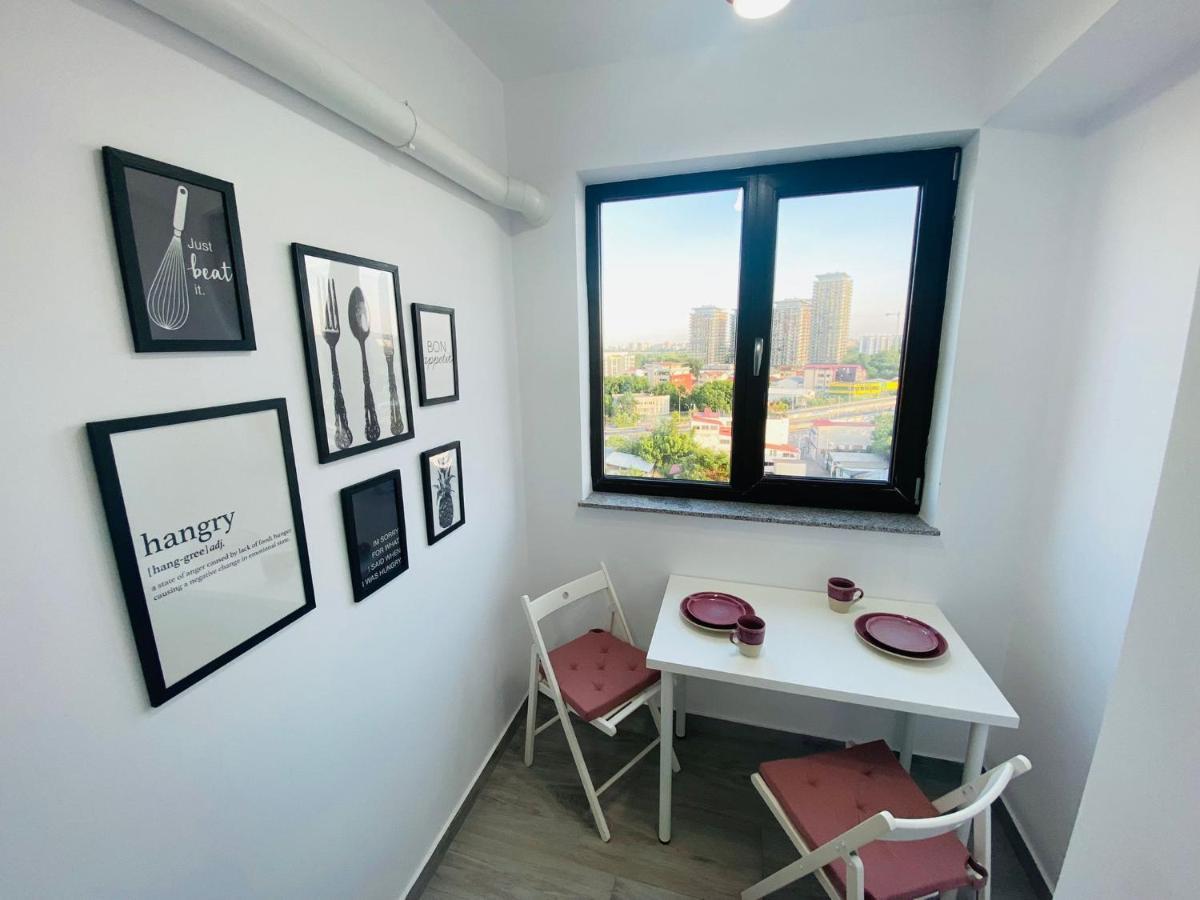 Soho Apartment - City View With Rooftop Garden ブカレスト エクステリア 写真